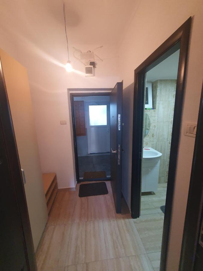 Shopping Cyti Cu 5 Apartment Ramnicu Valcea Exterior photo